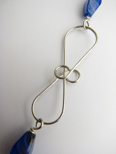Shaped wire connector close-up